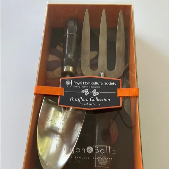 Beautiful gardening tools brand new never used - Picture 2 of 4
